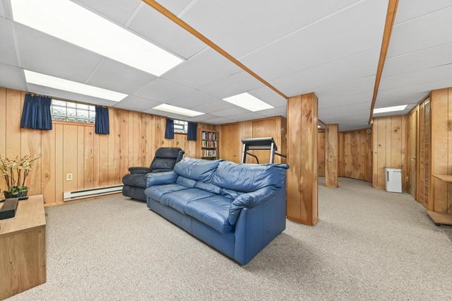 3290 N 44th STREET, Milwaukee, WI 53216