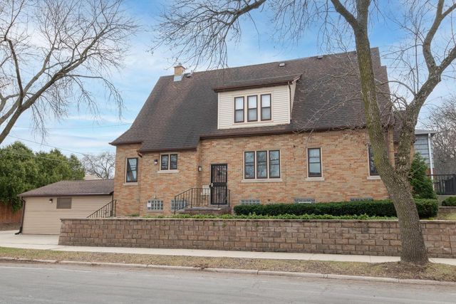 3290 N 44th STREET, Milwaukee, WI 53216