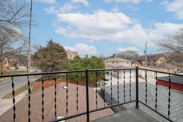 3290 N 44th STREET, Milwaukee, WI 53216