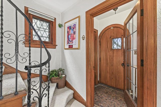 3290 N 44th STREET, Milwaukee, WI 53216