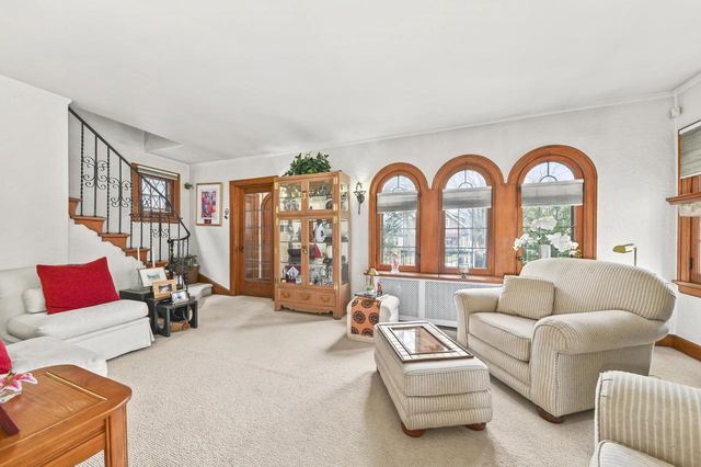 3290 N 44th STREET, Milwaukee, WI 53216