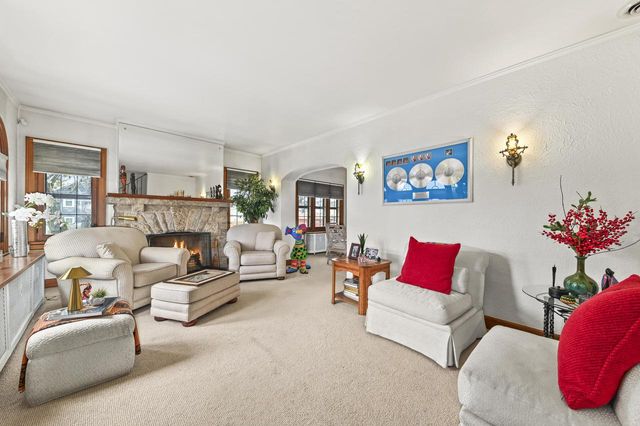 3290 N 44th STREET, Milwaukee, WI 53216