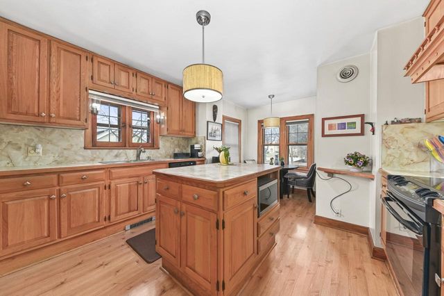 3290 N 44th STREET, Milwaukee, WI 53216