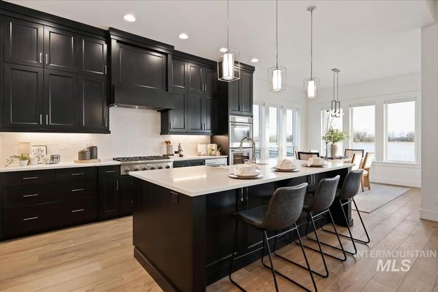 10651 W Otter Rock Dr, Star, ID 83669