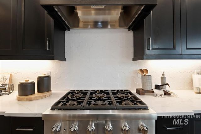 10651 W Otter Rock Dr, Star, ID 83669