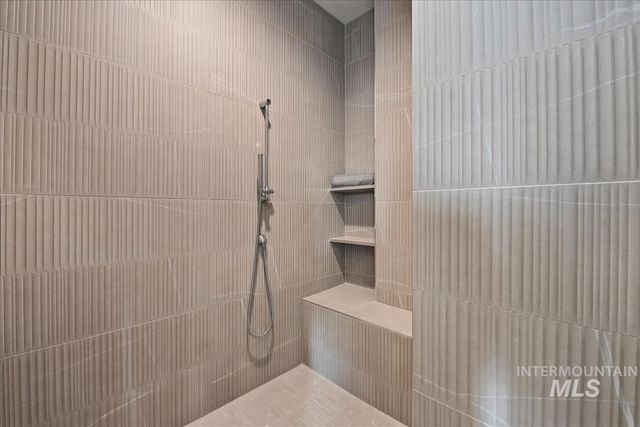 10651 W Otter Rock Dr, Star, ID 83669