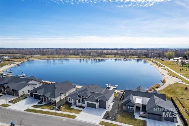 10651 W Otter Rock Dr, Star, ID 83669