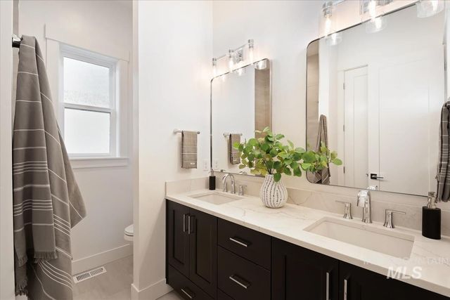 10651 W Otter Rock Dr, Star, ID 83669