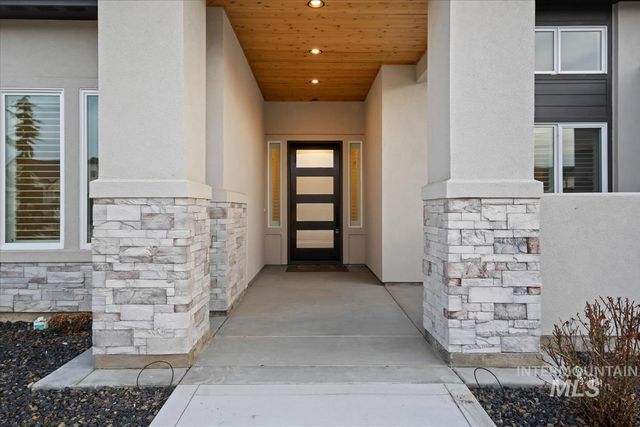 10651 W Otter Rock Dr, Star, ID 83669