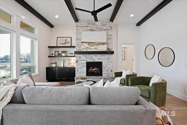 10651 W Otter Rock Dr, Star, ID 83669