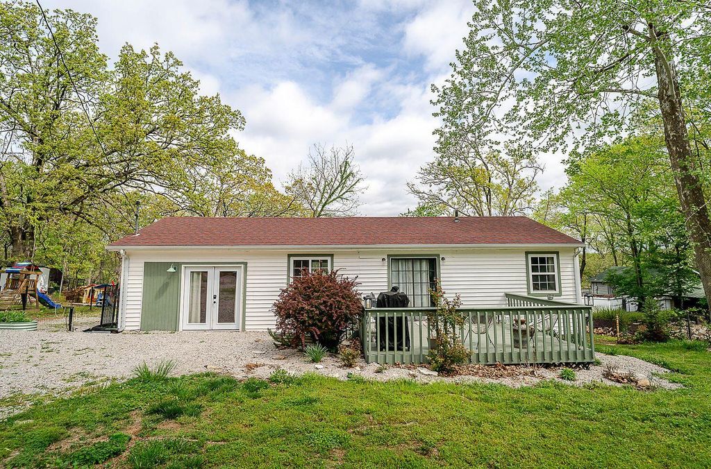 1007 Fish N Fun Drive, Shell Knob, MO 65747