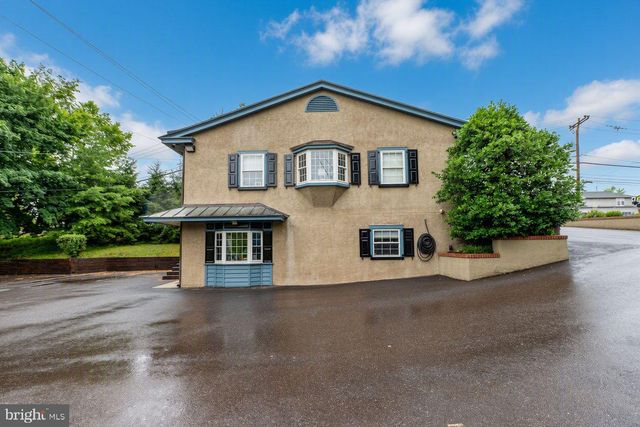 136 2ND AVE #, Collegeville, PA 19426