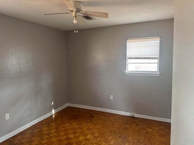 105 W 37TH, Pine Bluff, AR 71603