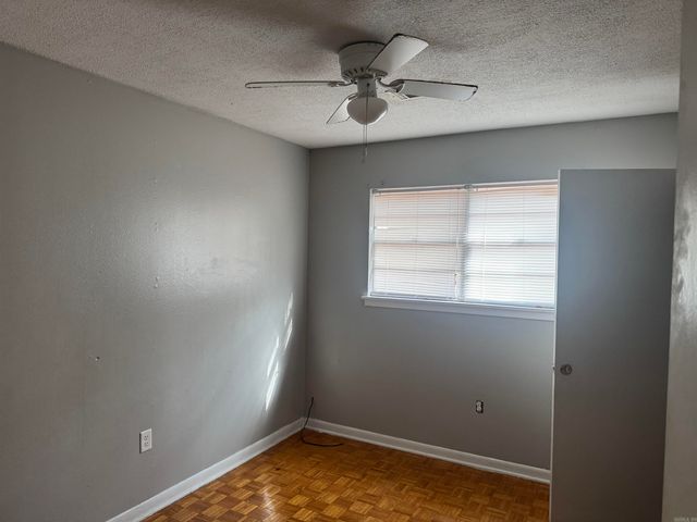 105 W 37TH, Pine Bluff, AR 71603