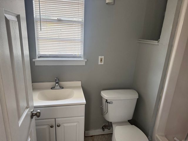 105 W 37TH, Pine Bluff, AR 71603