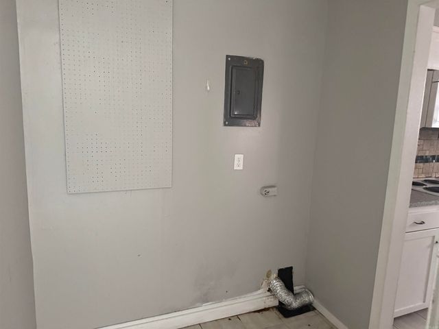 105 W 37TH, Pine Bluff, AR 71603