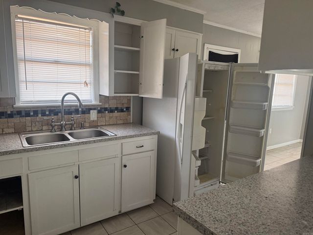 105 W 37TH, Pine Bluff, AR 71603