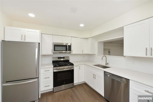 60 Poplar Avenue, Hackensack, NJ 07601