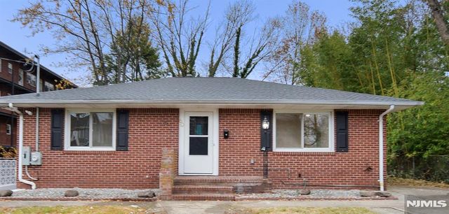 60 Poplar Avenue, Hackensack, NJ 07601