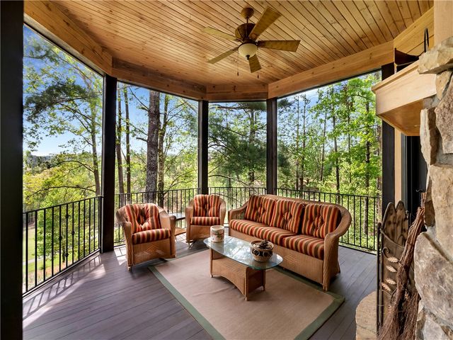 220 Long Cove Court, Sunset, SC 29685