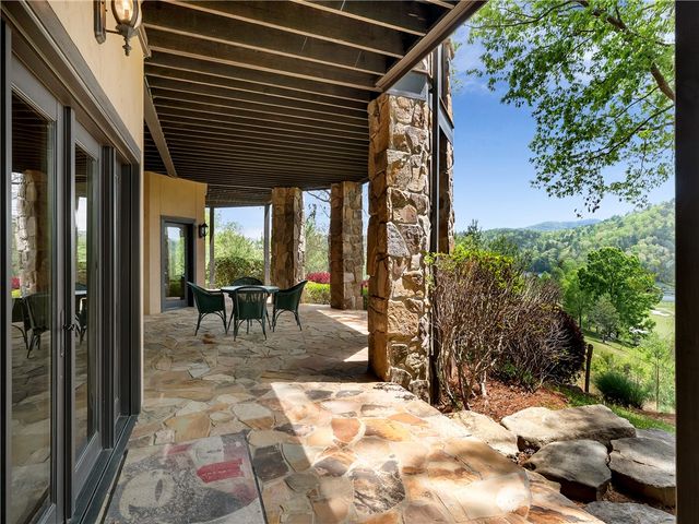 220 Long Cove Court, Sunset, SC 29685