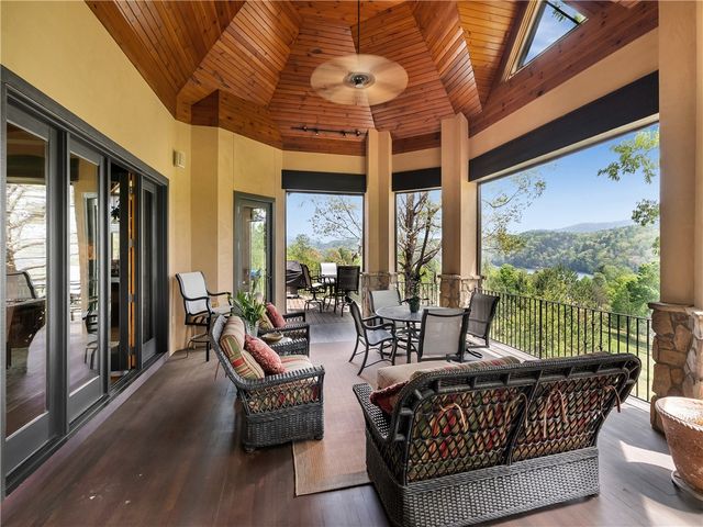 220 Long Cove Court, Sunset, SC 29685