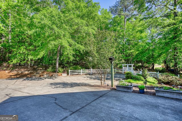 393 Edwards Road, Oxford, GA 30054