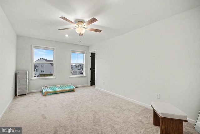 802 BLAKE DR, York, PA 17402