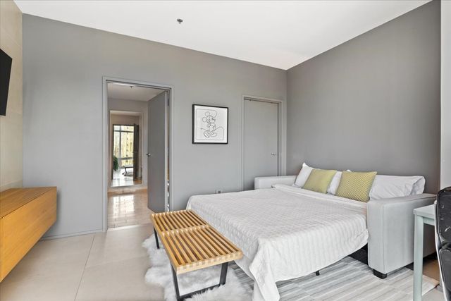 510 W Erie Street 1801, Chicago, IL 60654