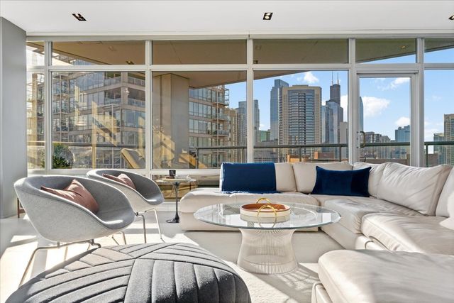 510 W Erie Street 1801, Chicago, IL 60654