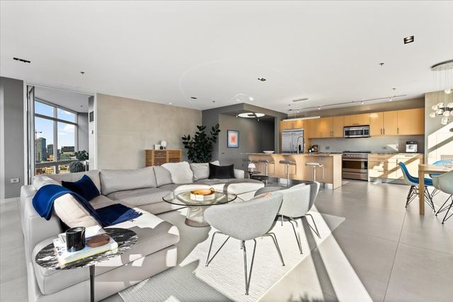 510 W Erie Street 1801, Chicago, IL 60654