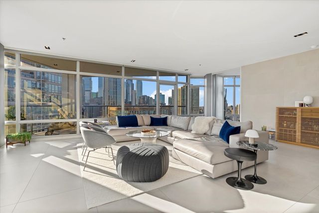 510 W Erie Street 1801, Chicago, IL 60654