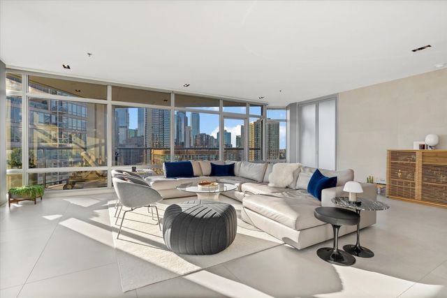 510 W Erie Street 1801, Chicago, IL 60654