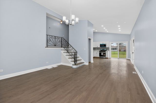 15 W 56th Street, Westmont, IL 60559