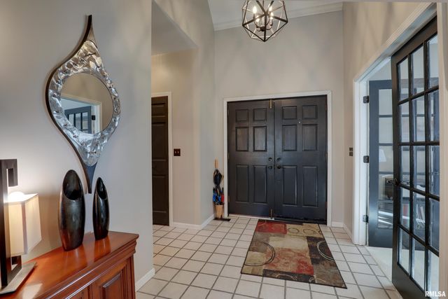 4003 MARIAN Drive, Quincy, IL 62305