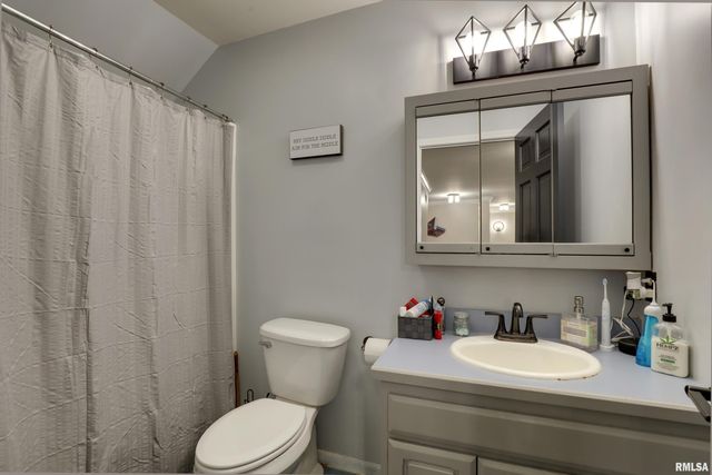 4003 MARIAN Drive, Quincy, IL 62305