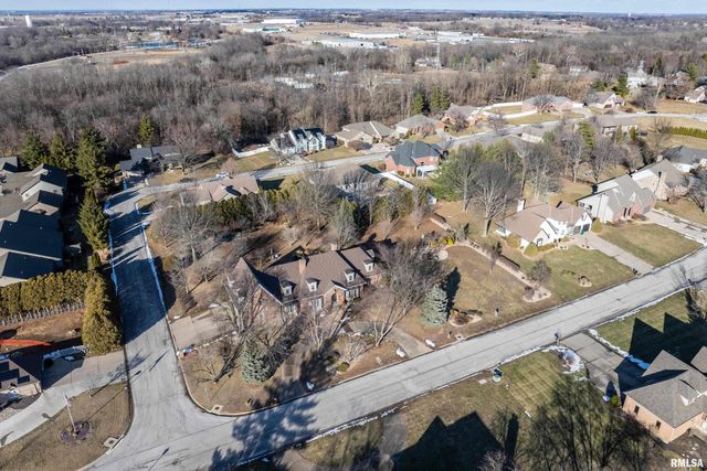 4003 MARIAN Drive, Quincy, IL 62305