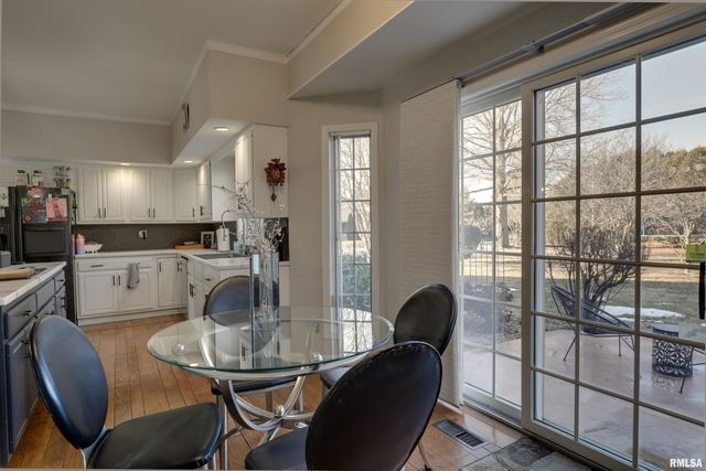 4003 MARIAN Drive, Quincy, IL 62305