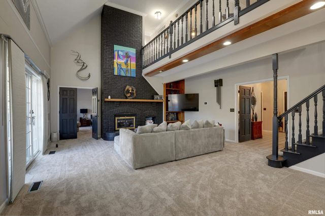 4003 MARIAN Drive, Quincy, IL 62305