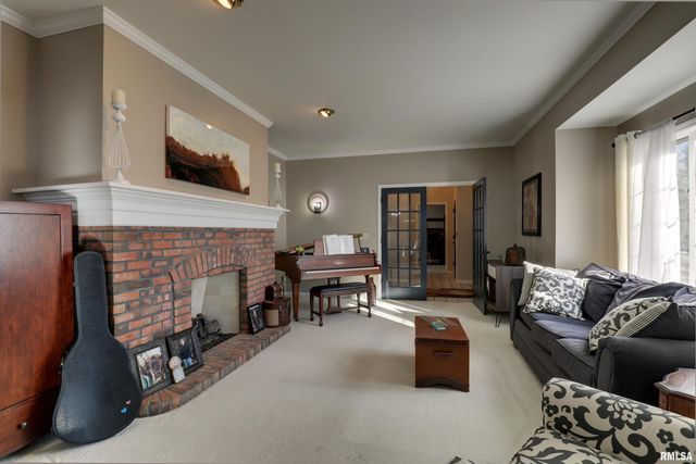 4003 MARIAN Drive, Quincy, IL 62305