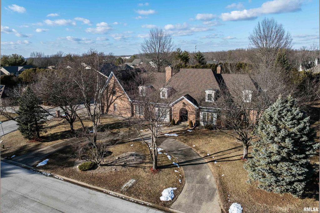 4003 MARIAN Drive, Quincy, IL 62305