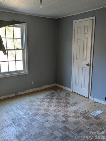 129 Hugo Drive, Gastonia, NC 28056