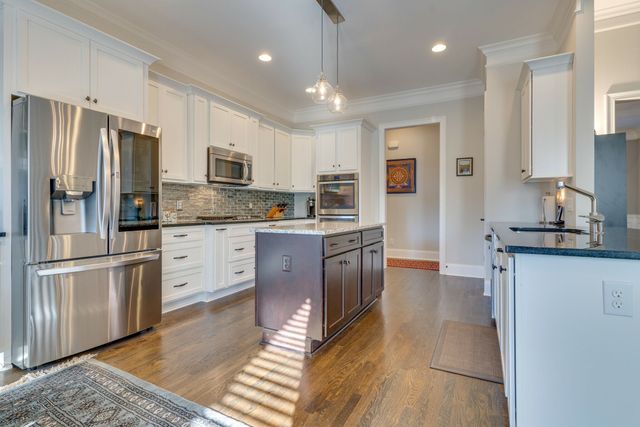 6400 Harding Pike, Nashville, TN 37205