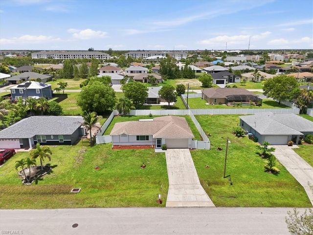 3432 SW 14th PL, Cape Coral, FL 33914