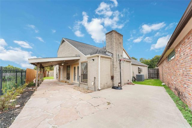 1926 Mosa Creek Court, Houston, TX 77017