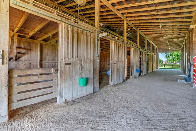 1219 Taylor Wood Rd, Simpsonville, KY 40067