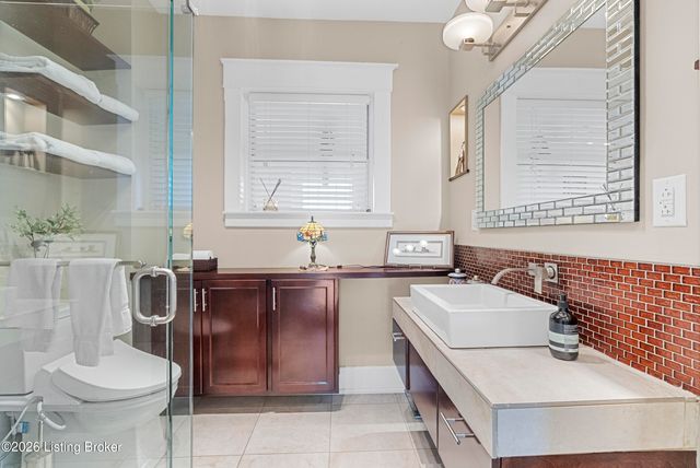1219 Taylor Wood Rd, Simpsonville, KY 40067