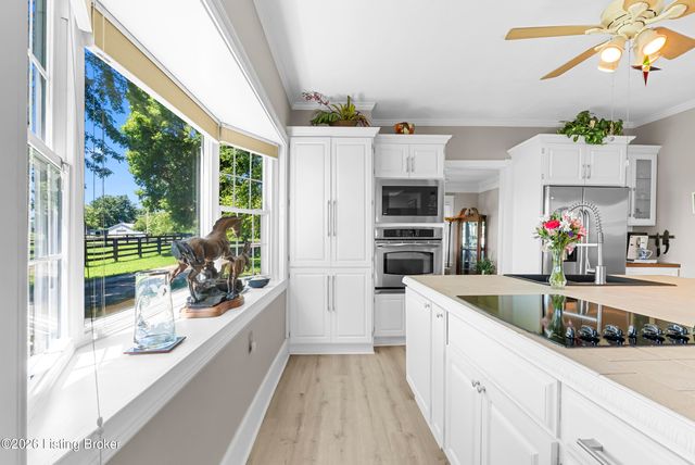 1219 Taylor Wood Rd, Simpsonville, KY 40067