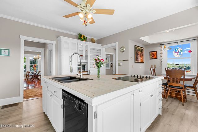 1219 Taylor Wood Rd, Simpsonville, KY 40067