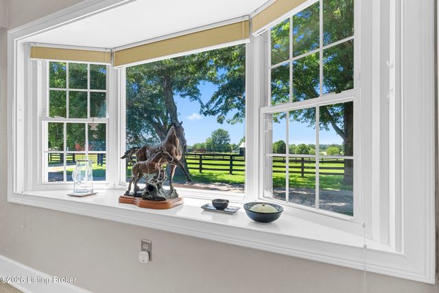 1219 Taylor Wood Rd, Simpsonville, KY 40067